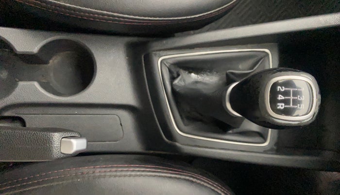 2019 Hyundai Elite i20 ASTA 1.2 (O), Petrol, Manual, 68,908 km, Gear Lever