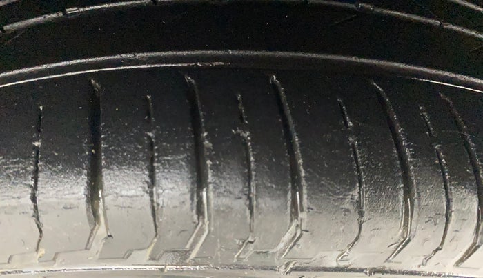 2019 Hyundai Elite i20 ASTA 1.2 (O), Petrol, Manual, 68,908 km, Left Front Tyre Tread