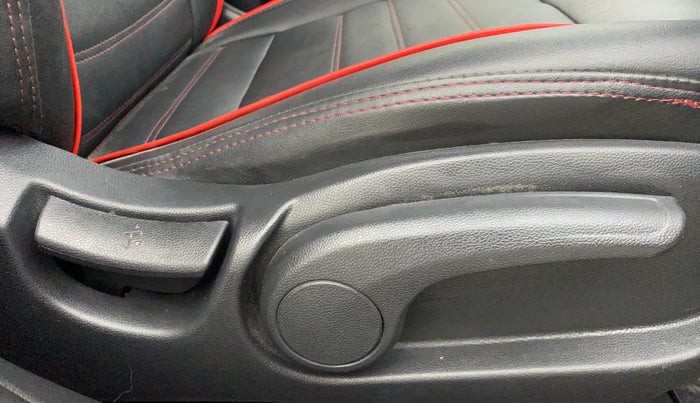 2019 Hyundai Elite i20 ASTA 1.2 (O), Petrol, Manual, 68,908 km, Driver Side Adjustment Panel