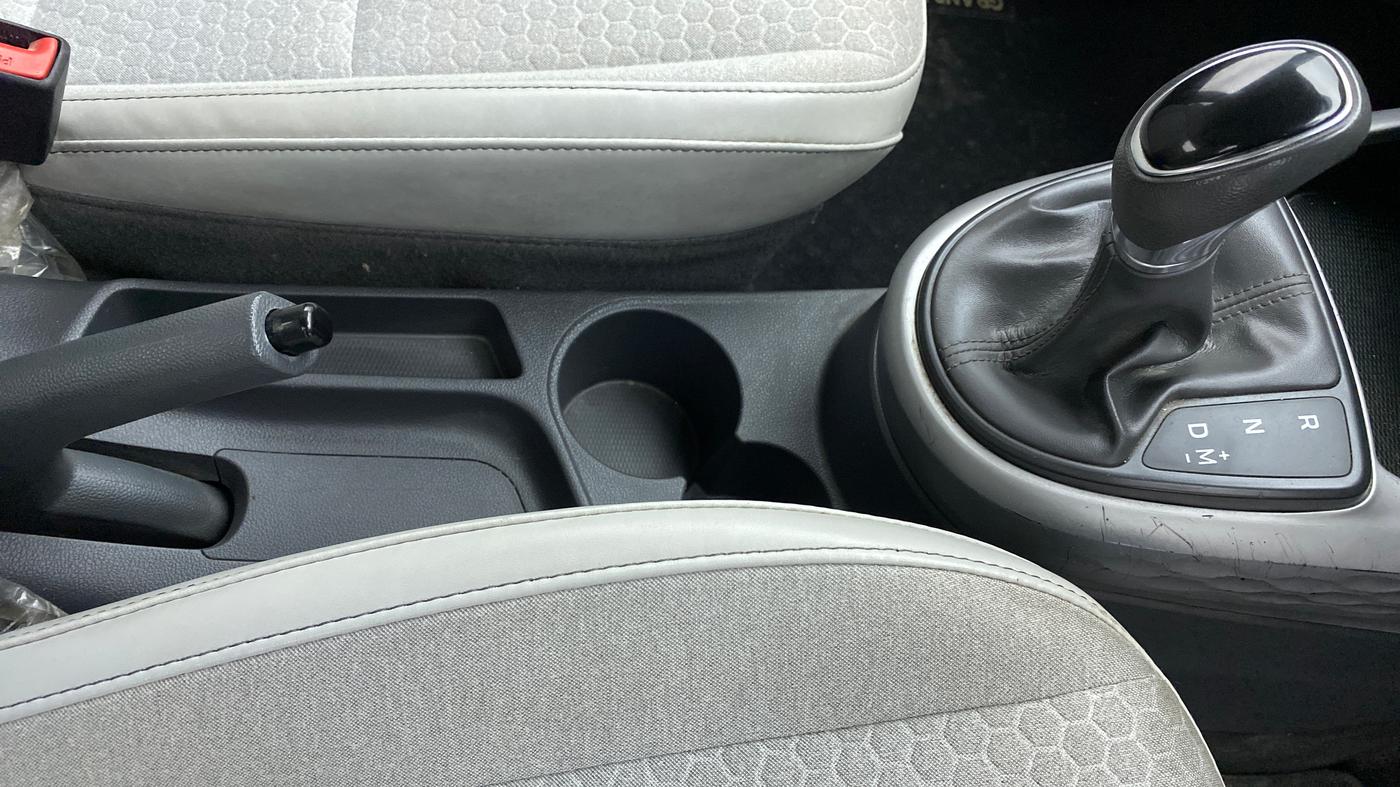 2021 Hyundai GRAND I10 NIOS MAGNA 1.2 AT, Petrol, Automatic, 52,180 km, Gear Lever