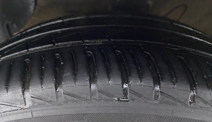 2021 Hyundai GRAND I10 NIOS MAGNA 1.2 AT, Petrol, Automatic, 52,180 km, Left Front Tyre Tread