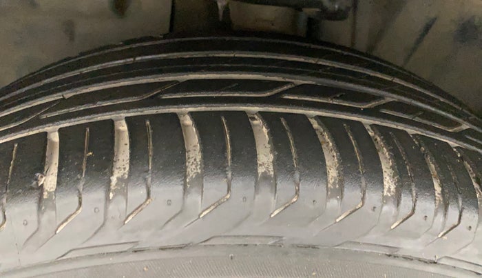 2017 Jeep Compass LONGITUDE 2.0 DIESEL, Diesel, Manual, 77,884 km, Left Front Tyre Tread