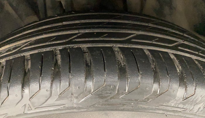 2017 Jeep Compass LONGITUDE 2.0 DIESEL, Diesel, Manual, 77,884 km, Right Front Tyre Tread