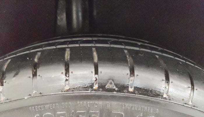 2016 Maruti Baleno ALPHA PETROL 1.2, Petrol, Manual, 37,593 km, Right Rear Tyre Tread