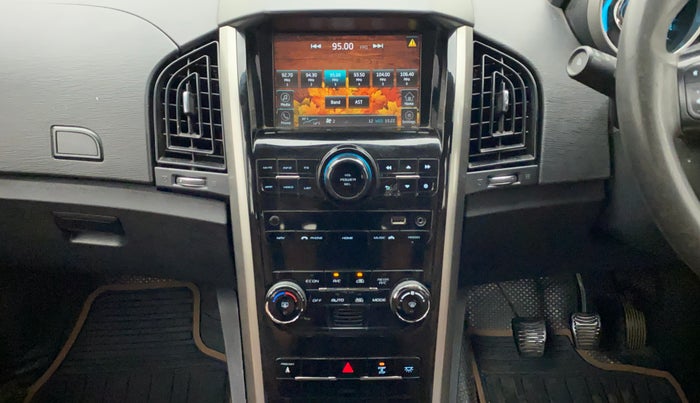 2018 Mahindra XUV500 W7, Diesel, Manual, 1,05,759 km, Air Conditioner