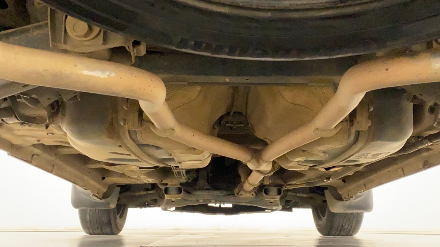 2018 Mahindra XUV500 W7, Diesel, Manual, 1,05,759 km, Rear Underbody