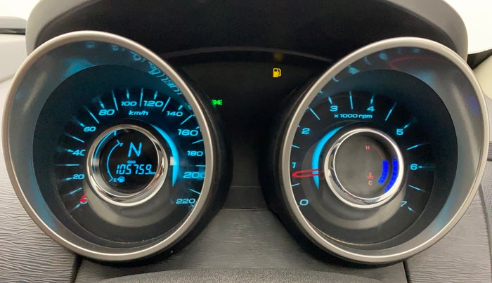 2018 Mahindra XUV500 W7, Diesel, Manual, 1,05,759 km, Odometer Image