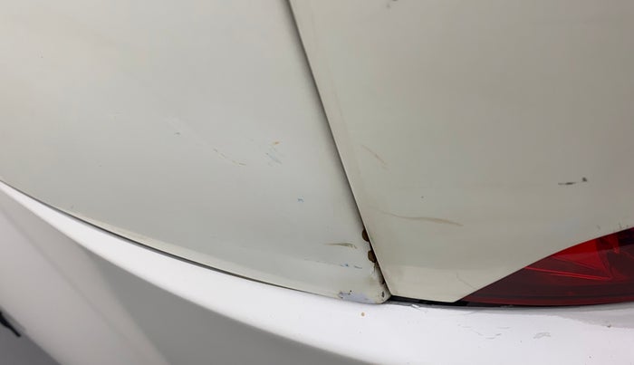 2018 Mahindra XUV500 W7, Diesel, Manual, 1,05,759 km, Left quarter panel - Slightly dented