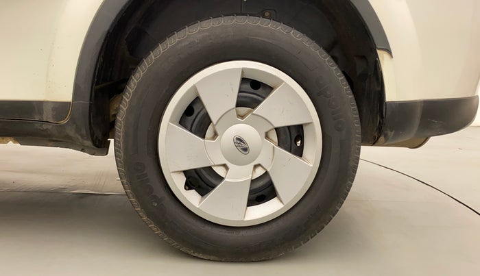 2018 Mahindra XUV500 W7, Diesel, Manual, 1,05,759 km, Left Rear Wheel