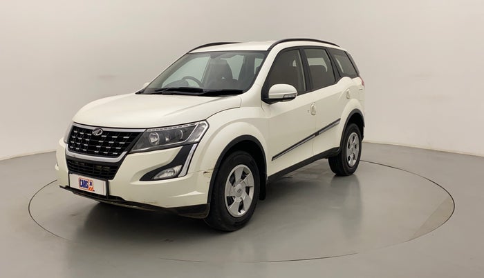 2018 Mahindra XUV500 W7, Diesel, Manual, 1,05,759 km, Left Front Diagonal