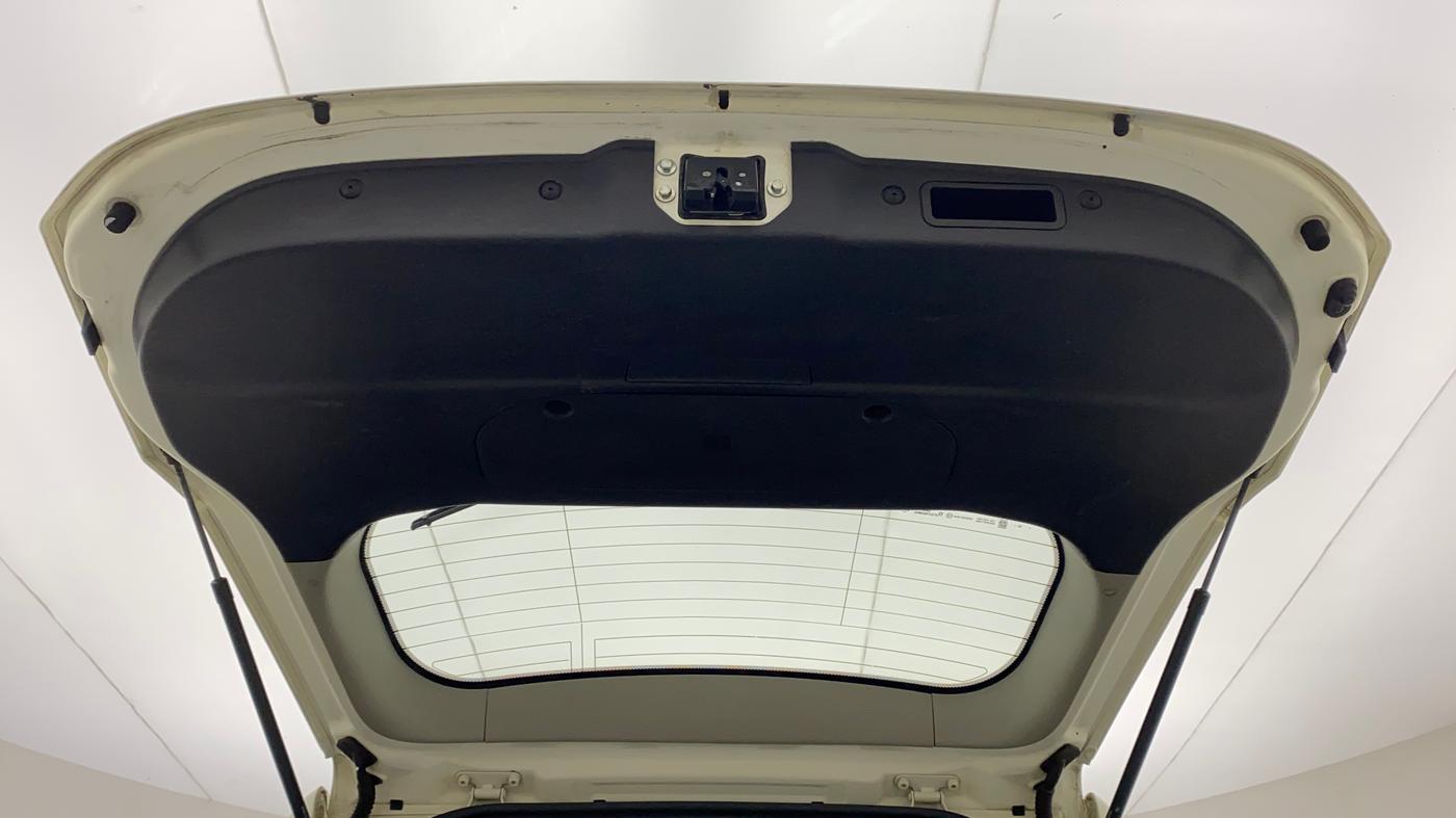 2018 Mahindra XUV500 W7, Diesel, Manual, 1,05,759 km, Boot Door Open
