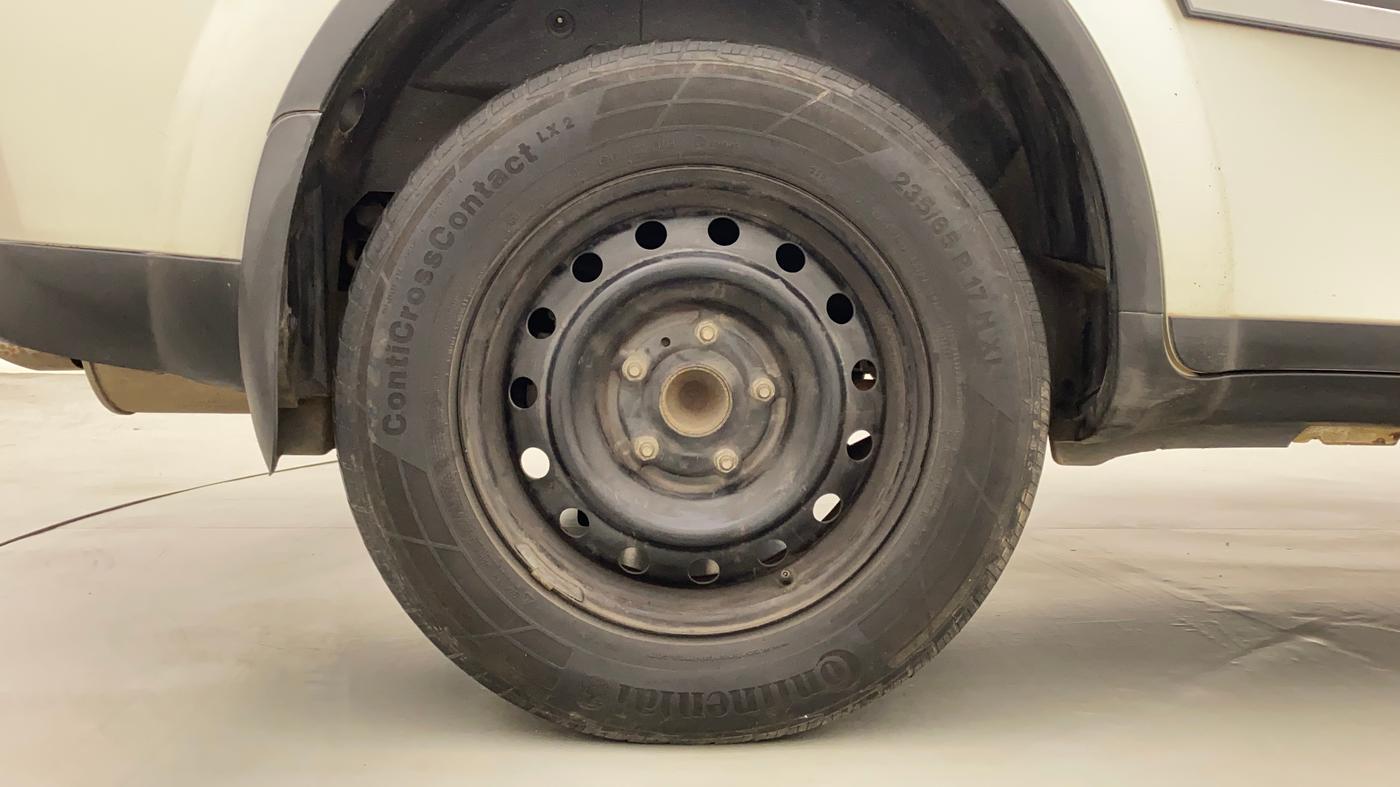 2018 Mahindra XUV500 W7, Diesel, Manual, 1,05,759 km, Right Rear Wheel