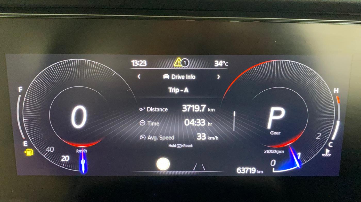 2022 Mahindra XUV700 AX 7 LUXURY P AT 7 STR, Petrol, Automatic, 63,719 km, Odometer Image