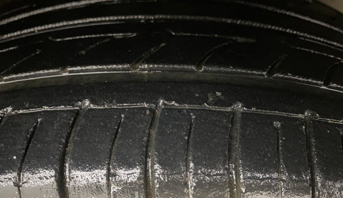 2015 Hyundai Elite i20 ASTA 1.2 (O), Petrol, Manual, 98,299 km, Right Front Tyre Tread