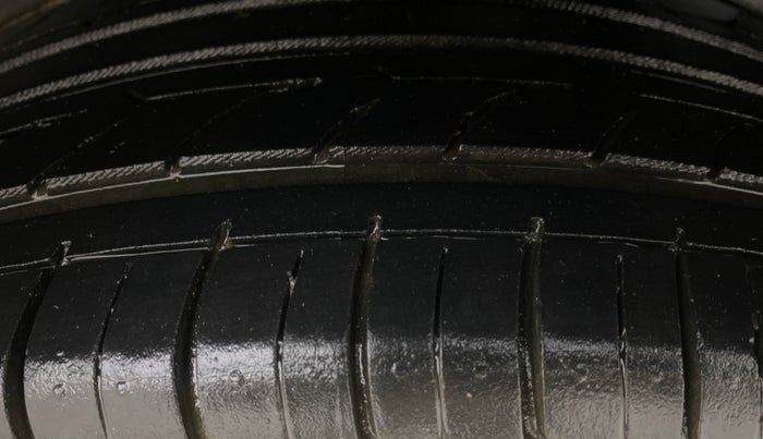 2015 Hyundai Elite i20 ASTA 1.2 (O), Petrol, Manual, 98,299 km, Left Rear Tyre Tread