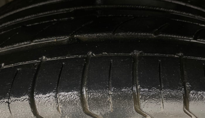 2015 Hyundai Elite i20 ASTA 1.2 (O), Petrol, Manual, 98,299 km, Left Front Tyre Tread