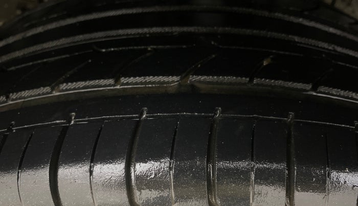 2015 Hyundai Elite i20 ASTA 1.2 (O), Petrol, Manual, 98,299 km, Right Rear Tyre Tread