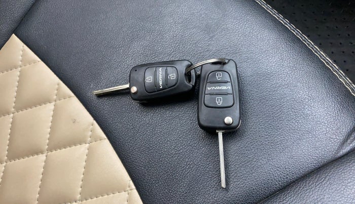 2013 Hyundai Verna FLUIDIC 1.6 CRDI SX, Diesel, Manual, 58,346 km, Key Close Up