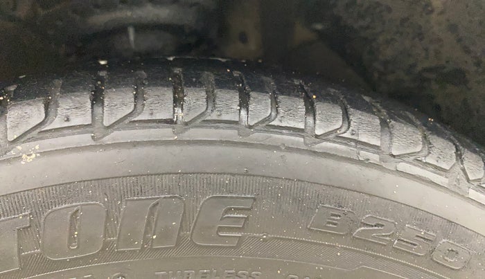 2013 Hyundai Verna FLUIDIC 1.6 CRDI SX, Diesel, Manual, 58,346 km, Right Front Tyre Tread