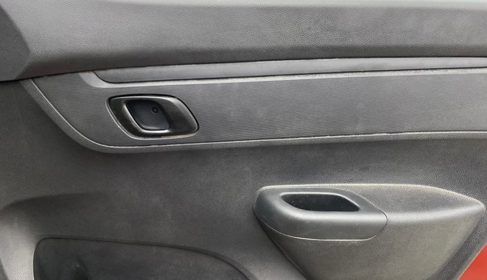 2016 Renault Kwid RXT 0.8, Petrol, Manual, 39,456 km, Driver Side Door Panels Control