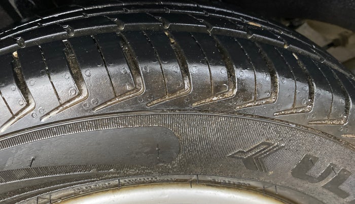 2016 Renault Kwid RXT 0.8, Petrol, Manual, 39,456 km, Right Rear Tyre Tread