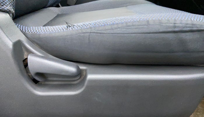 2011 Maruti Wagon R 1.0 VXI, Petrol, Manual, 69,747 km, Driver Side Adjustment Panel