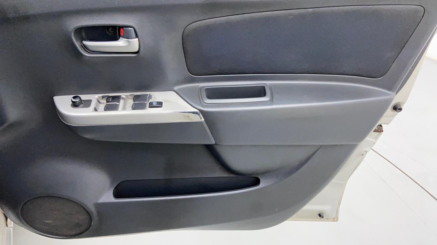 2011 Maruti Wagon R 1.0 VXI, Petrol, Manual, 69,747 km, Driver Side Door Panels Control