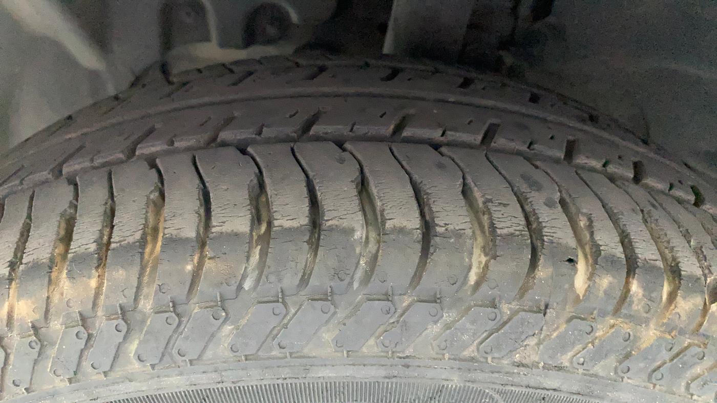 2017 Ford Ecosport TITANIUM 1.5L PETROL, Petrol, Manual, 29,910 km, Left Front Tyre Tread