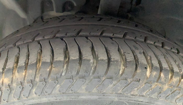 2017 Ford Ecosport TITANIUM 1.5L PETROL, Petrol, Manual, 29,910 km, Left Front Tyre Tread