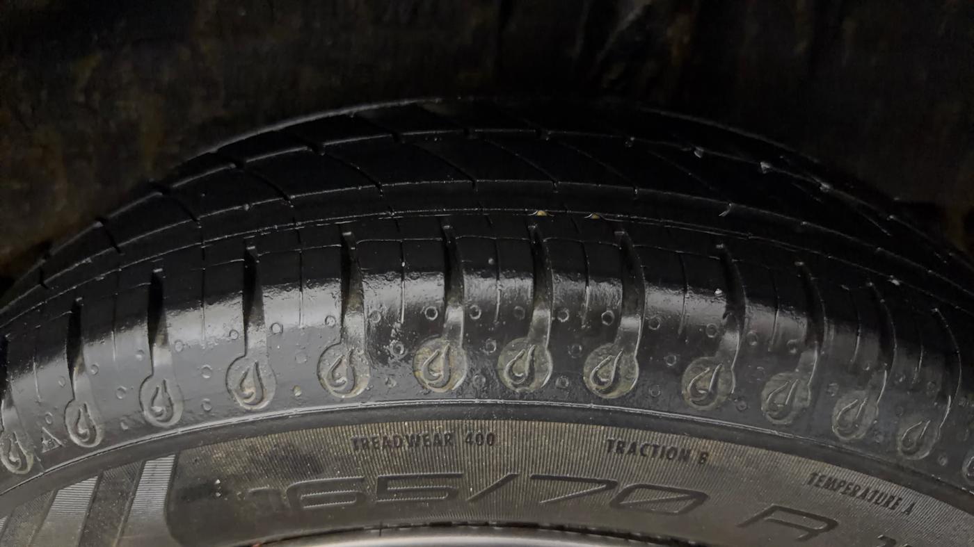 2019 Renault Kwid CLIMBER 1.0 AMT (O), Petrol, Automatic, 40,515 km, Left Rear Tyre Tread