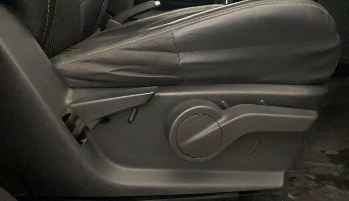 2023 Mahindra Thar LX PETROL HT 4WD AT, Petrol, Automatic, 38,821 km, Driver Side Adjustment Panel