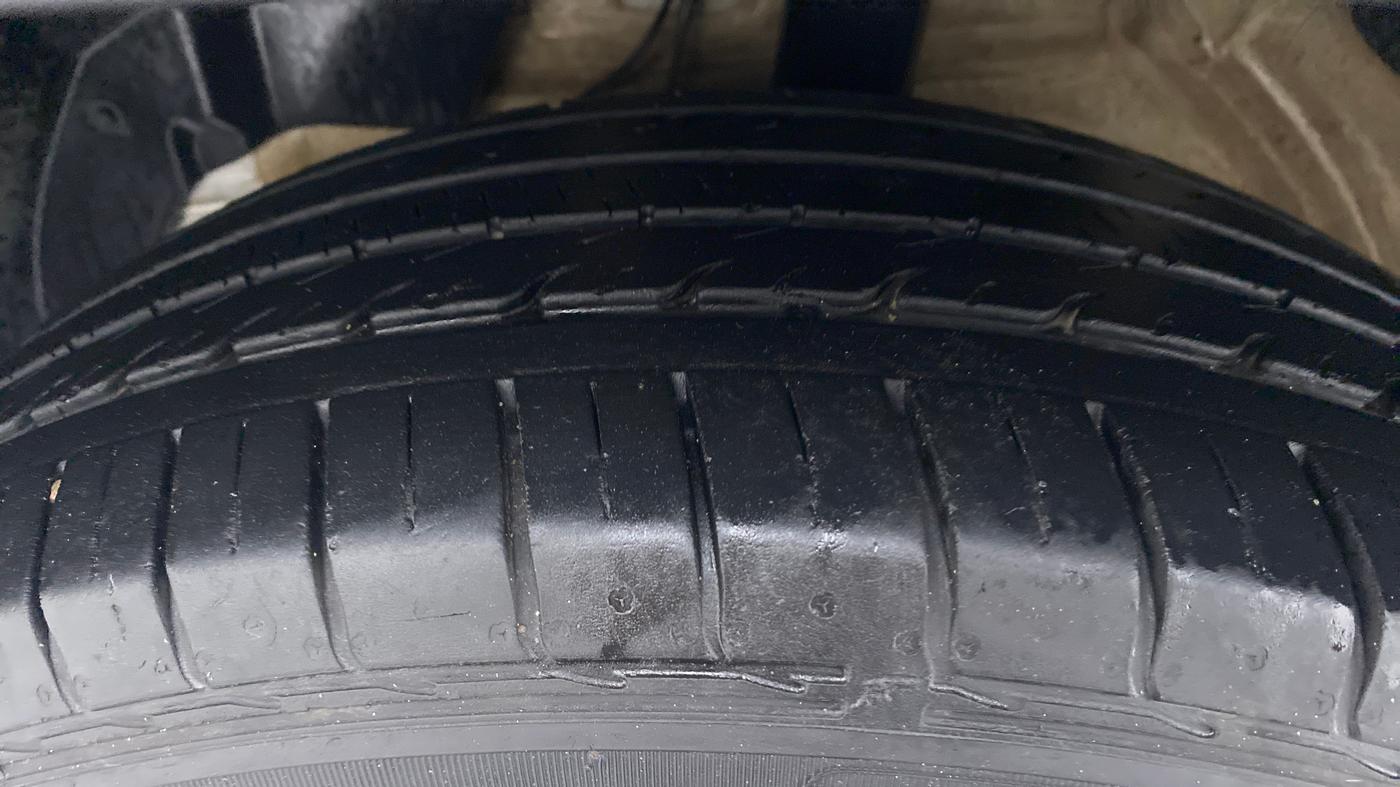 2021 MG HECTOR PLUS SUPER HYBRID 1.5 7STR, Petrol, Manual, 22,593 km, Left Front Tyre Tread