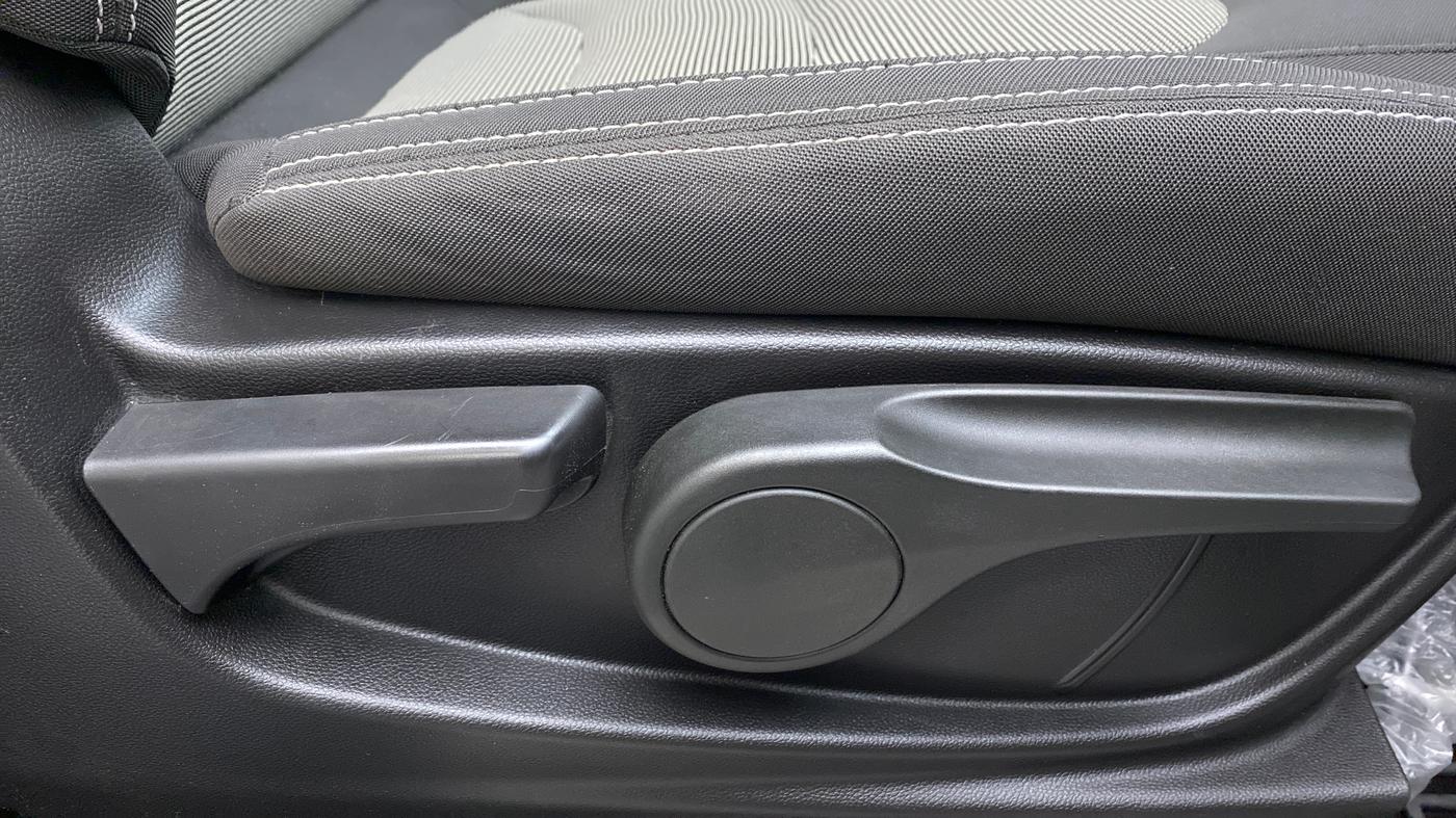 2021 MG HECTOR PLUS SUPER HYBRID 1.5 7STR, Petrol, Manual, 22,593 km, Driver Side Adjustment Panel