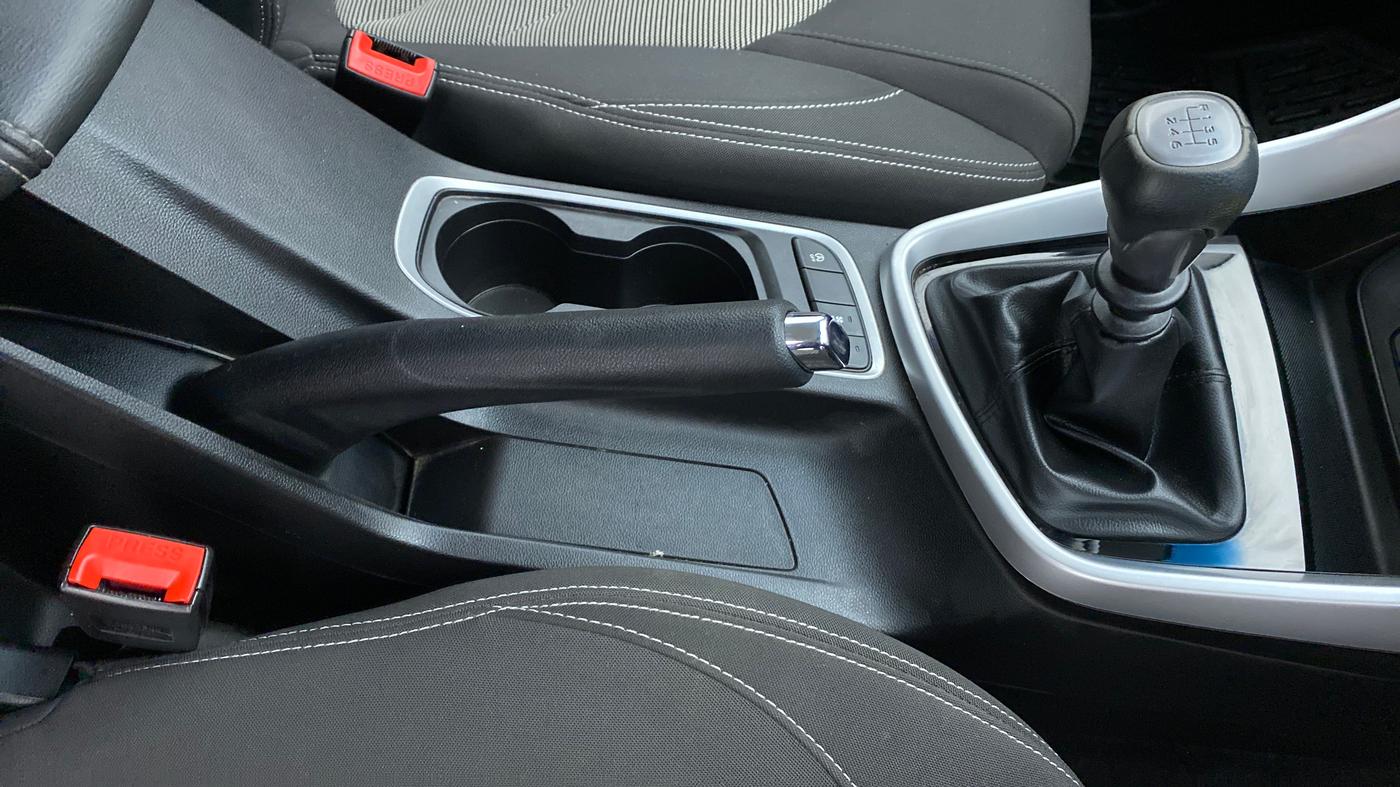 2021 MG HECTOR PLUS SUPER HYBRID 1.5 7STR, Petrol, Manual, 22,593 km, Gear Lever