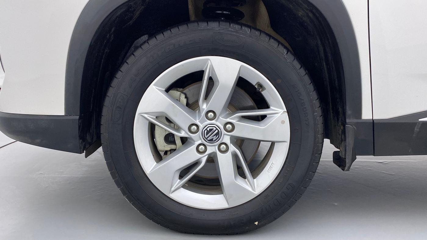 2021 MG HECTOR PLUS SUPER HYBRID 1.5 7STR, Petrol, Manual, 22,593 km, Left Front Wheel