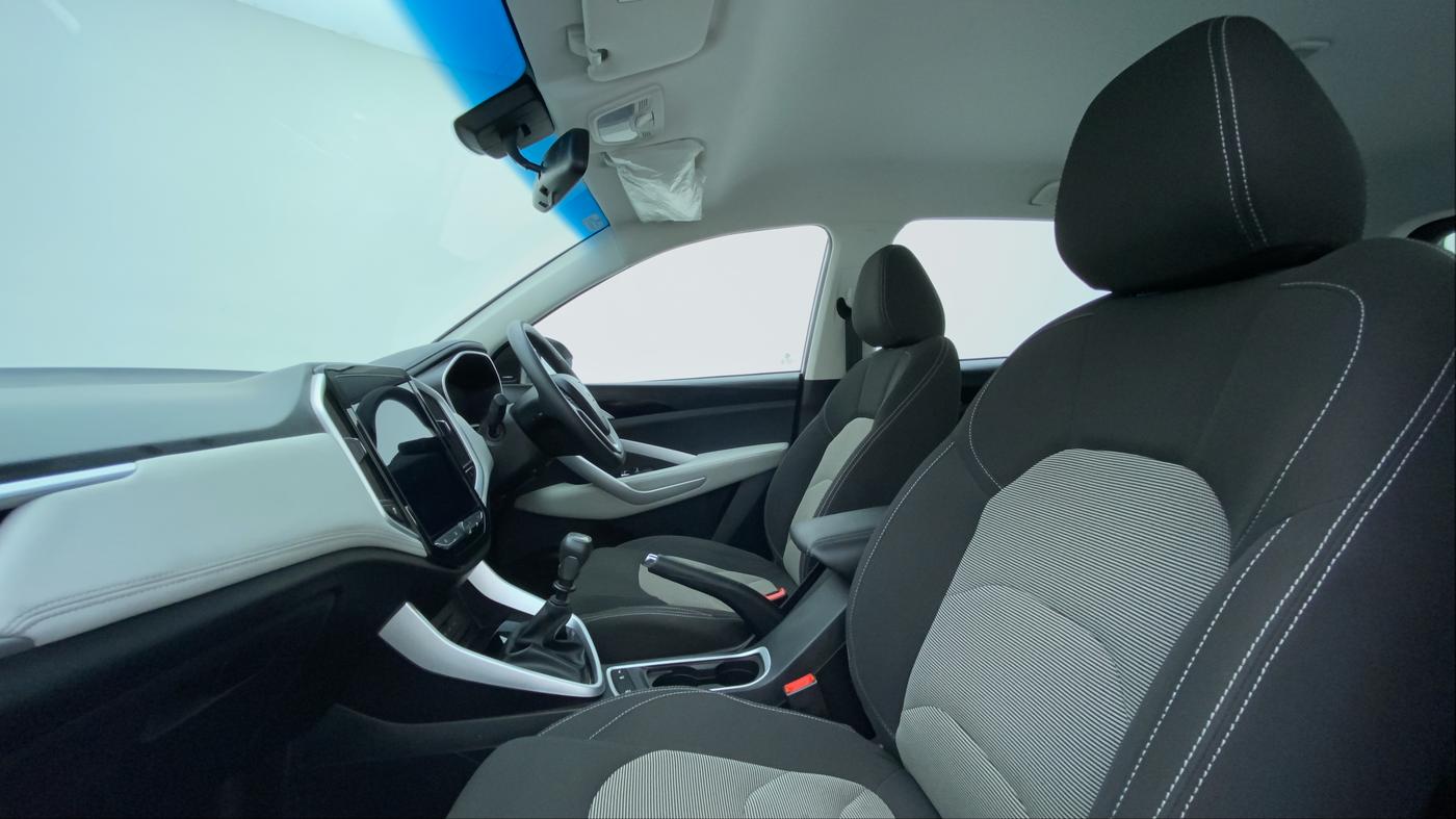 2021 MG HECTOR PLUS SUPER HYBRID 1.5 7STR, Petrol, Manual, 22,593 km, Right Side Front Door Cabin