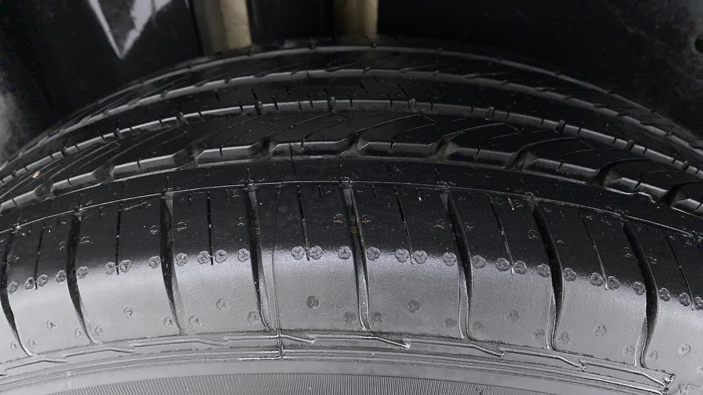 2021 MG HECTOR PLUS SUPER HYBRID 1.5 7STR, Petrol, Manual, 22,593 km, Right Rear Tyre Tread