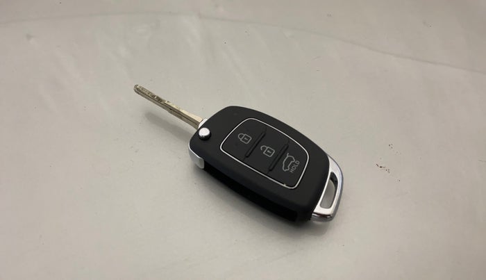 2015 Hyundai Xcent S 1.2, Petrol, Manual, 18,297 km, Key Close Up