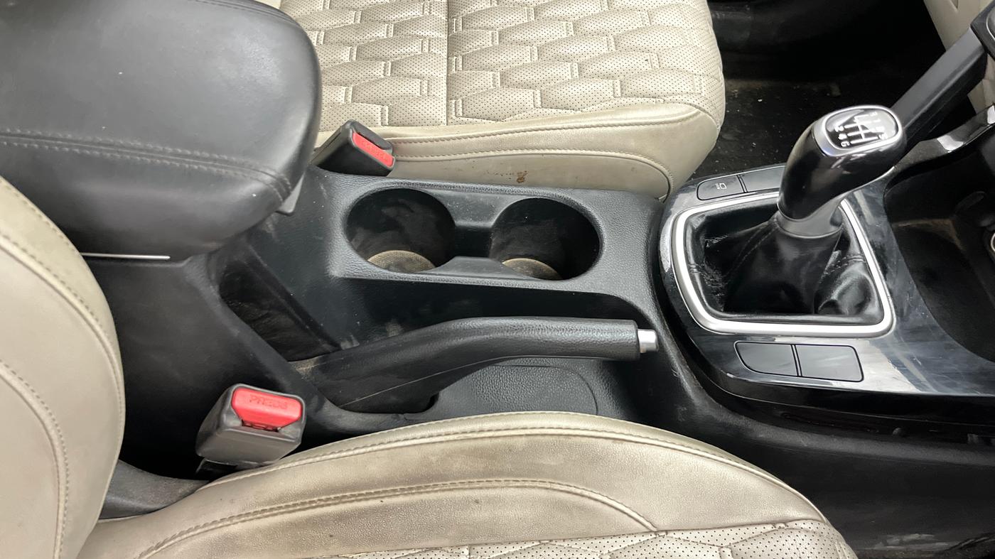2020 KIA SELTOS HTX 1.5 PETROL, Petrol, Manual, 35,616 km, Gear Lever