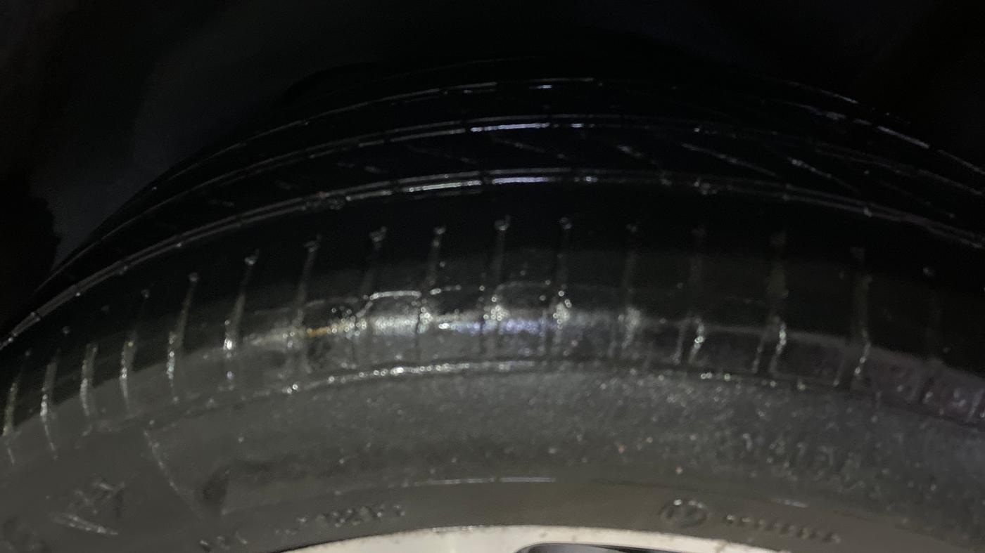 2022 MG HECTOR PLUS SELECT 2.0 DIESEL TURBO MT 7-STR, Diesel, Manual, 94,504 km, Left Rear Tyre Tread