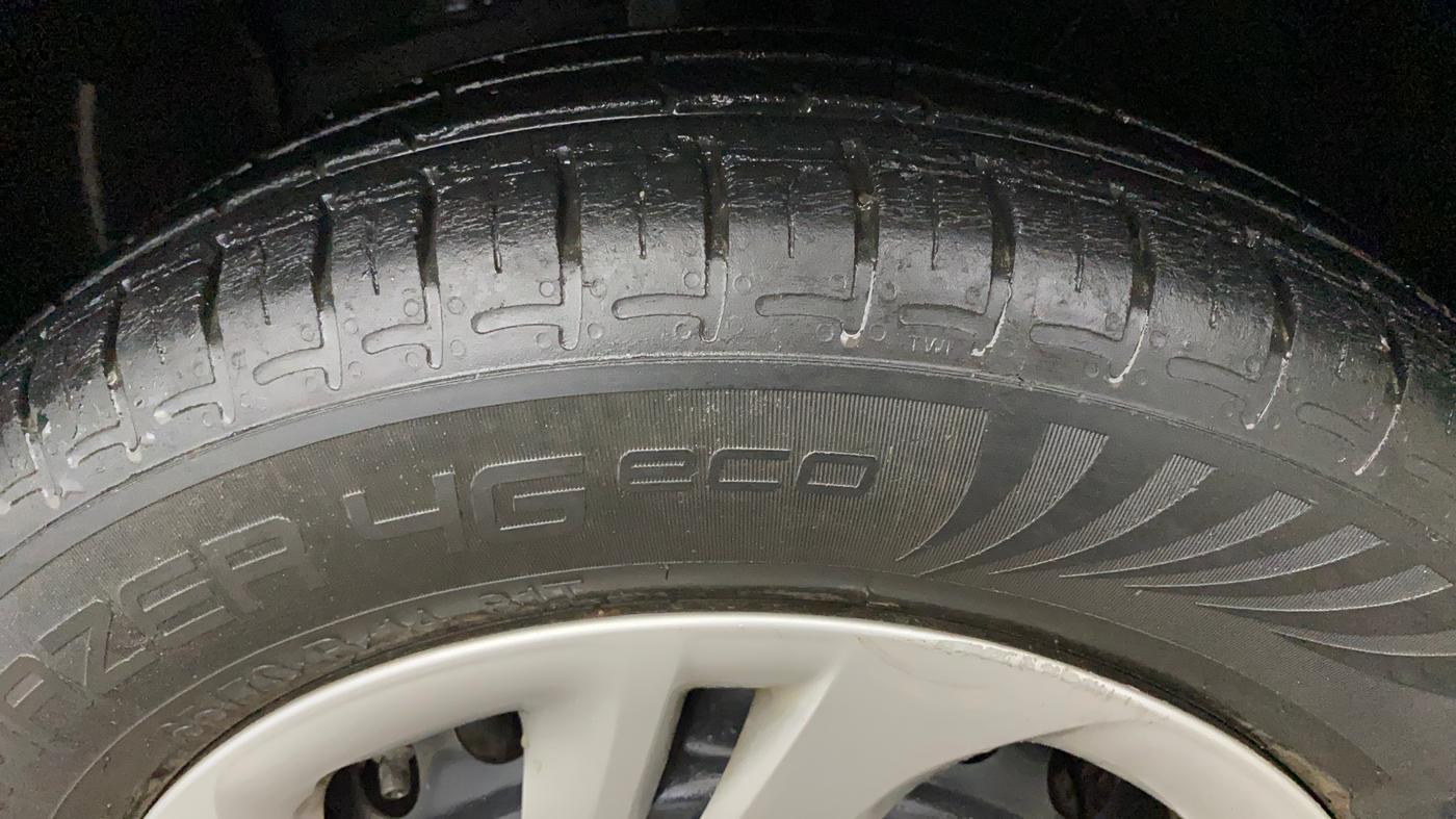 2021 Hyundai GRAND I10 NIOS MAGNA AMT 1.2 KAPPA VTVT, Petrol, Automatic, 27,300 km, Left Rear Tyre Tread