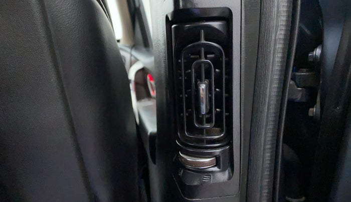 2013 Mahindra XUV500 W8 FWD, Diesel, Manual, 89,563 km, Rear AC Vents