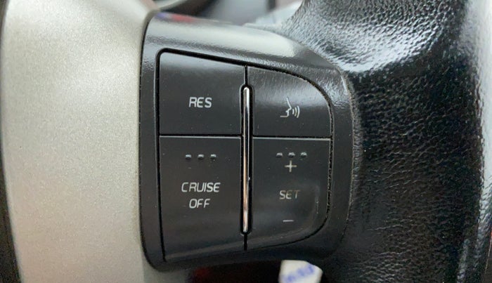2013 Mahindra XUV500 W8 FWD, Diesel, Manual, 89,563 km, Adaptive Cruise Control