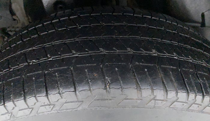 2013 Mahindra XUV500 W8 FWD, Diesel, Manual, 89,563 km, Right Rear Tyre Tread