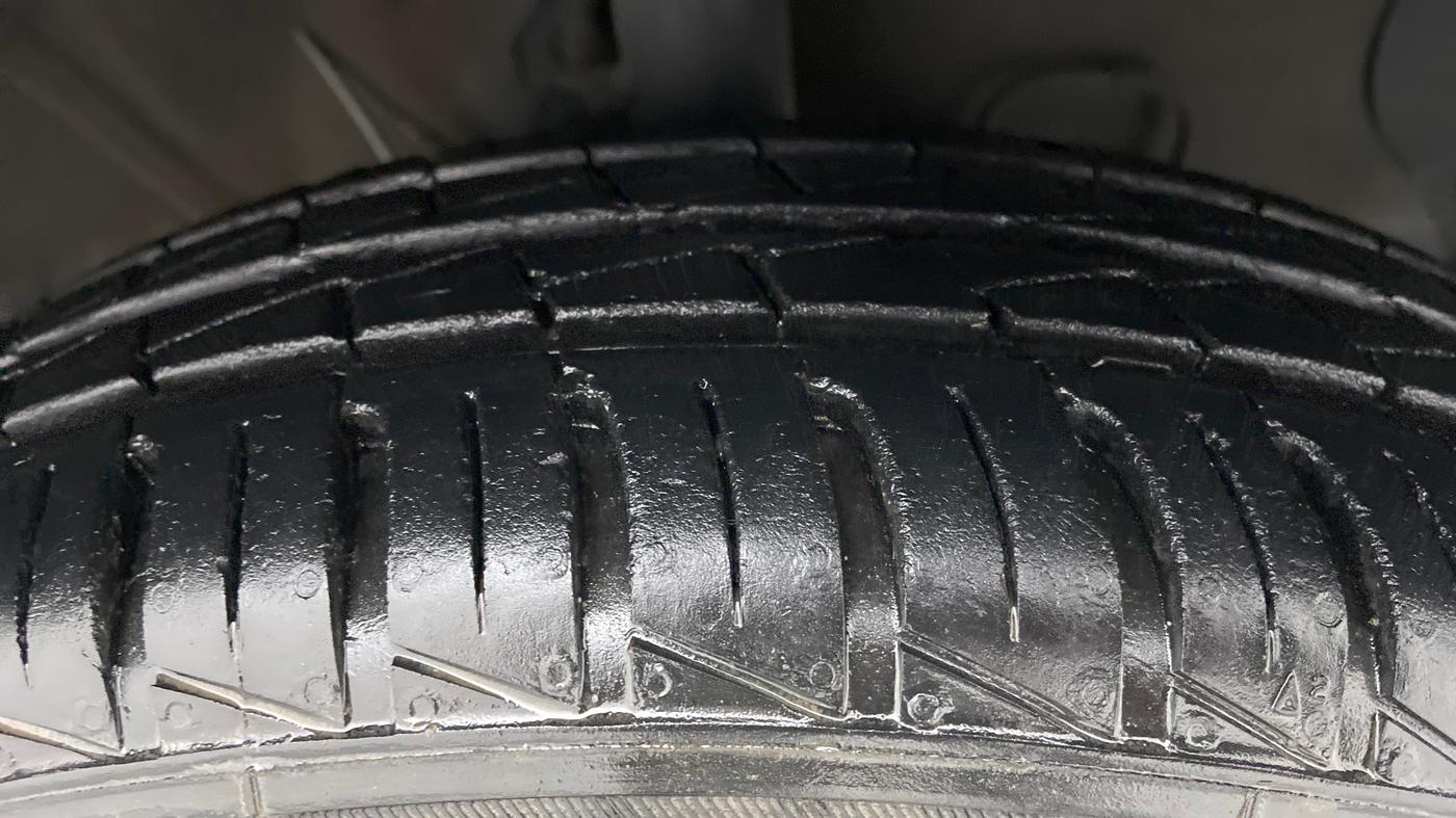 2020 Hyundai NEW SANTRO MAGNA, Petrol, Manual, 17,851 km, Right Front Tyre Tread