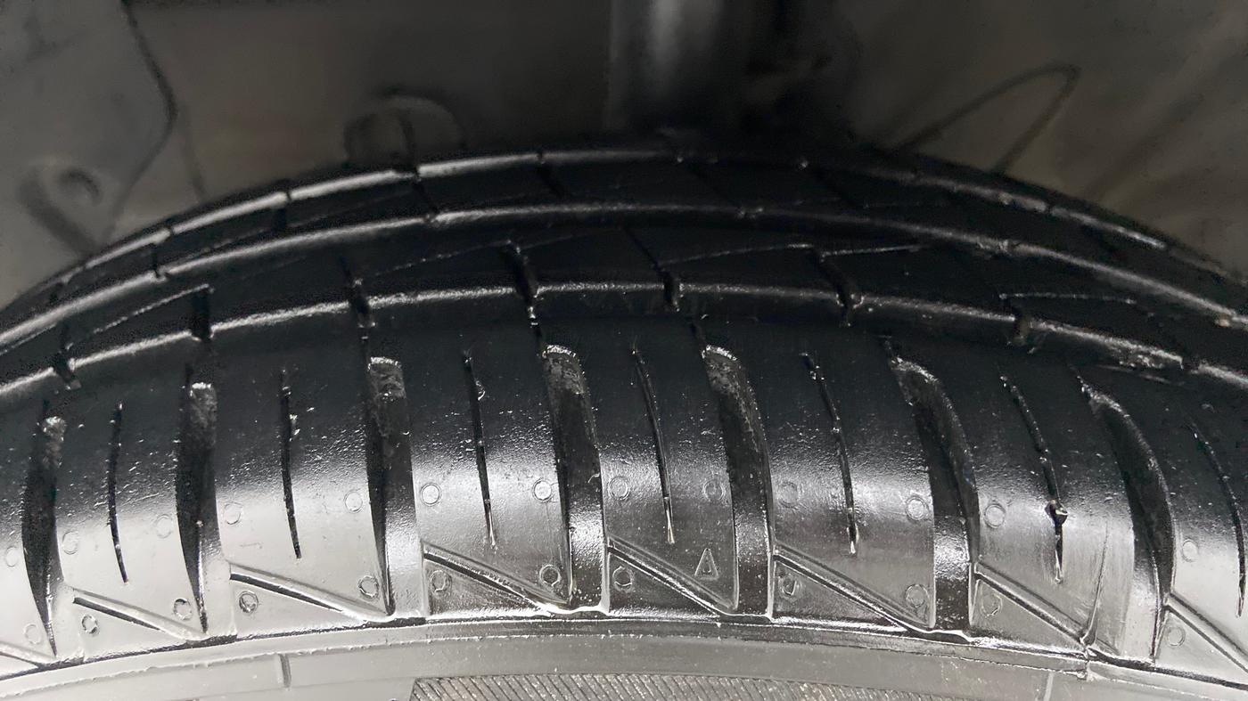 2020 Hyundai NEW SANTRO MAGNA, Petrol, Manual, 17,851 km, Left Front Tyre Tread
