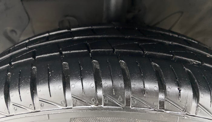 2020 Hyundai NEW SANTRO MAGNA, Petrol, Manual, 17,851 km, Left Front Tyre Tread