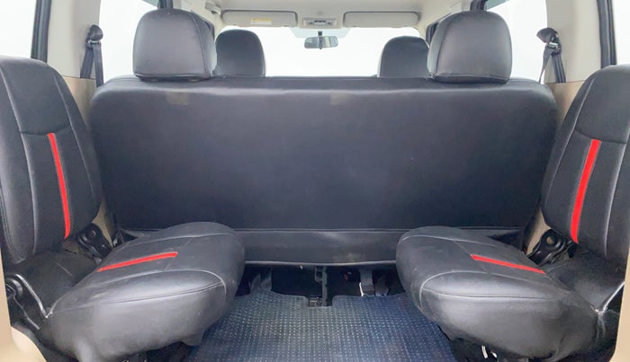 2017 Mahindra TUV300 T8, Diesel, Manual, 30,962 km, Third Seat Row ( optional )