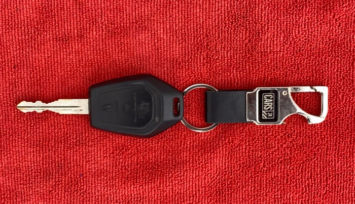 2017 Mahindra TUV300 T8, Diesel, Manual, 30,962 km, Key Close Up