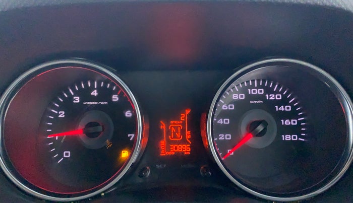 2017 Mahindra TUV300 T8, Diesel, Manual, 30,962 km, Odometer Image